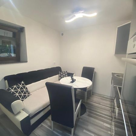 Ferienwohnung Apartma Emina Koper Exterior foto